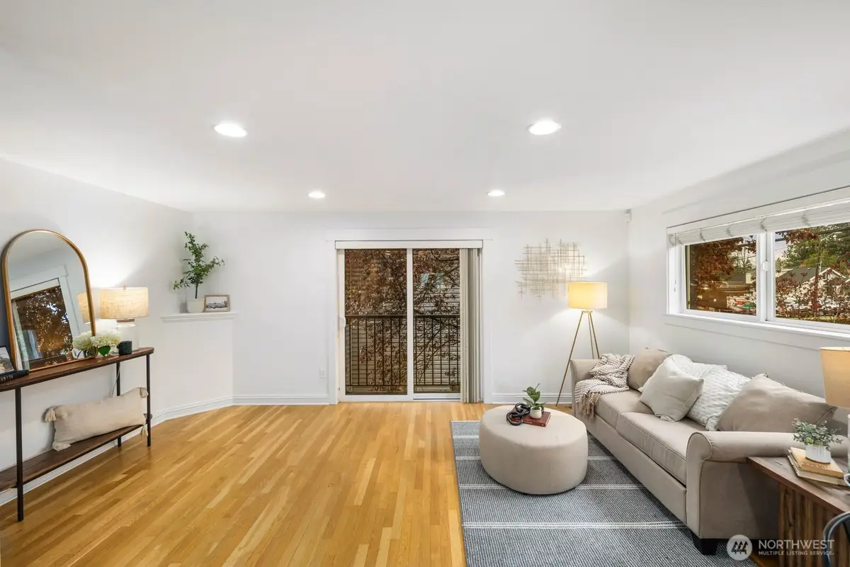 337 N 105th Street #A, Seattle, WA 98133 - #1