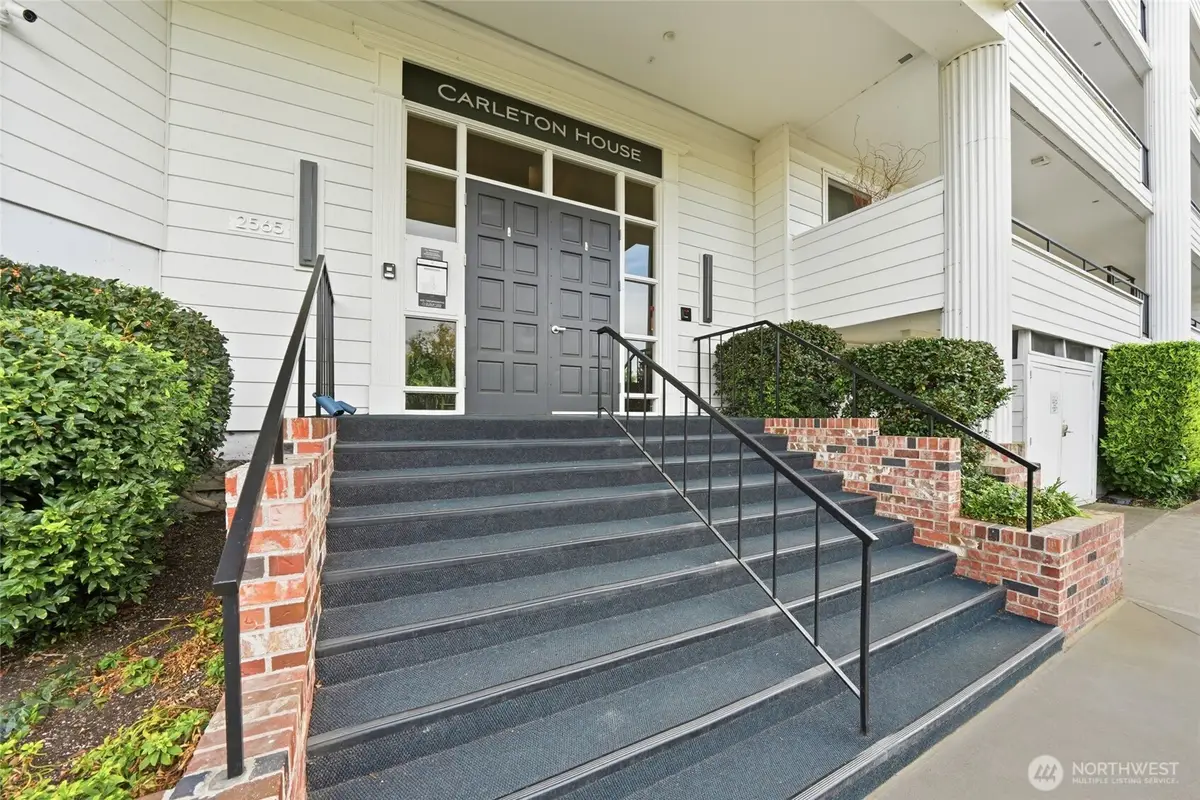 2565 Dexter Avenue N #103, Seattle, WA 98109 - #1