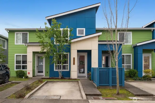9725 10th Place Sw, Seattle, WA 98106