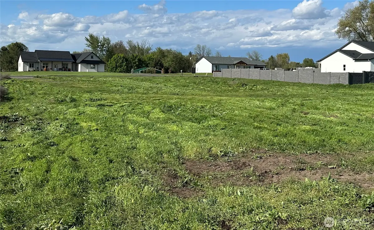 571 SW 12 Sw #1, College Place, WA 99324 - #1