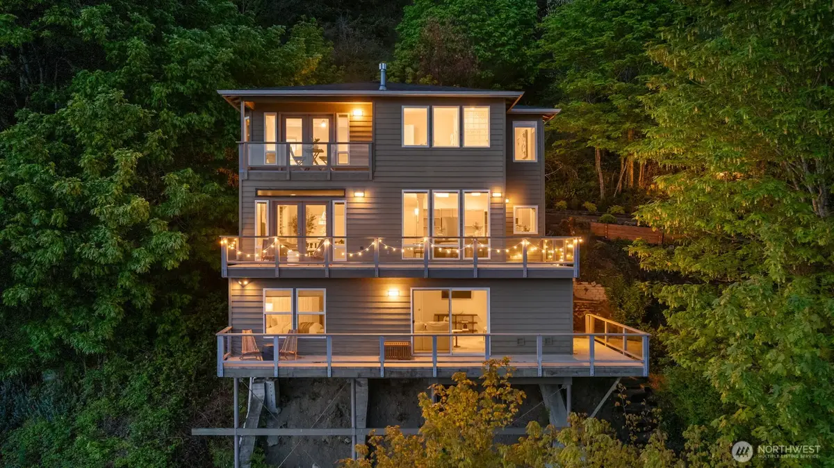 10835 Arroyo Beach Place Sw, Seattle, WA 98146 - #1