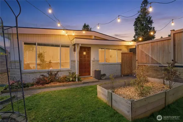 219 SW 108th Street, Seattle, WA 98146