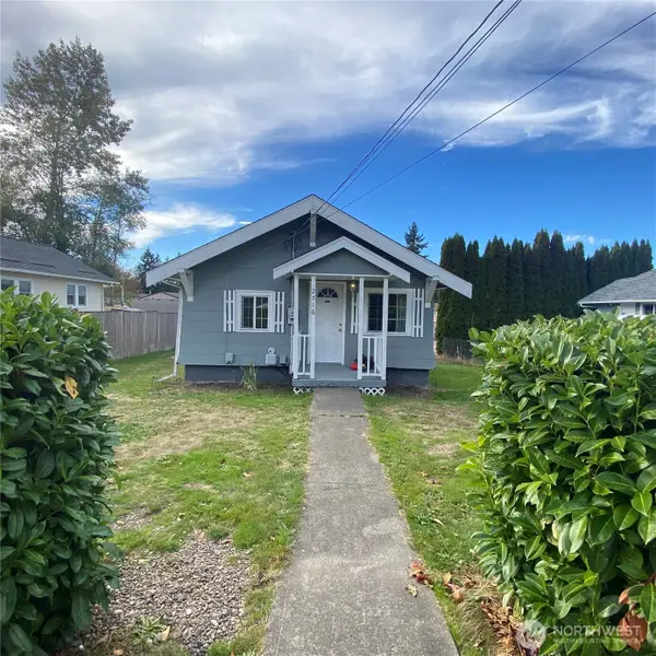 2716 Sylvan Drive W, University Place, WA 98466
