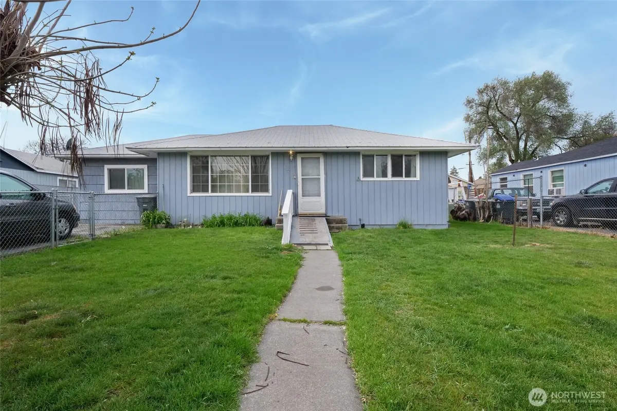 542 N Central Drive, Moses Lake, WA 98837 - #1