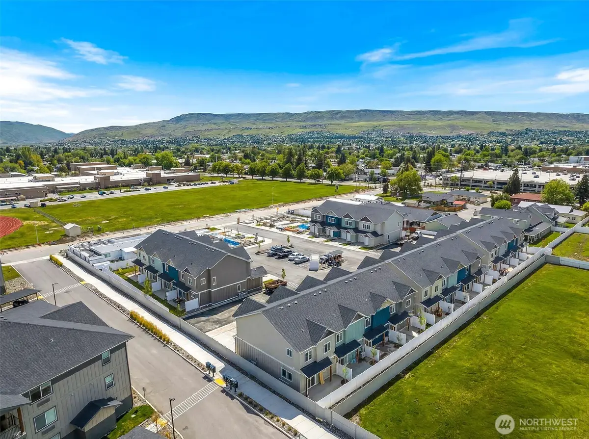 1075 Red Apple Road #C10, Wenatchee, WA 98801 - #1