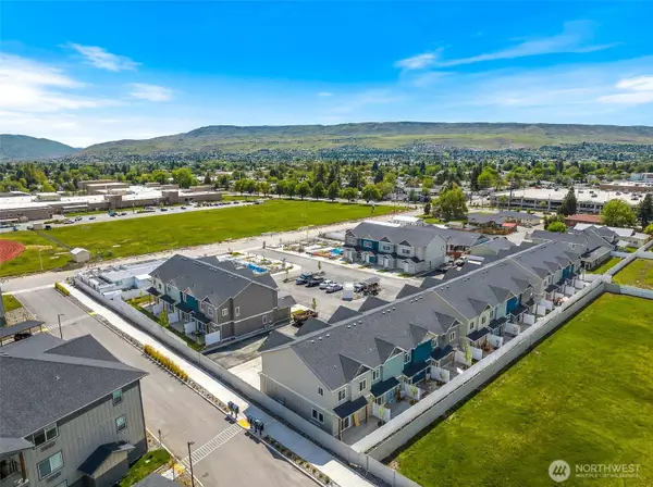 1075 Red Apple Road #C10, Wenatchee, WA 98801