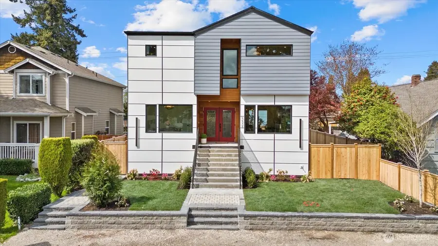 9535 Dayton Avenue N, Seattle, WA 98103 - #2
