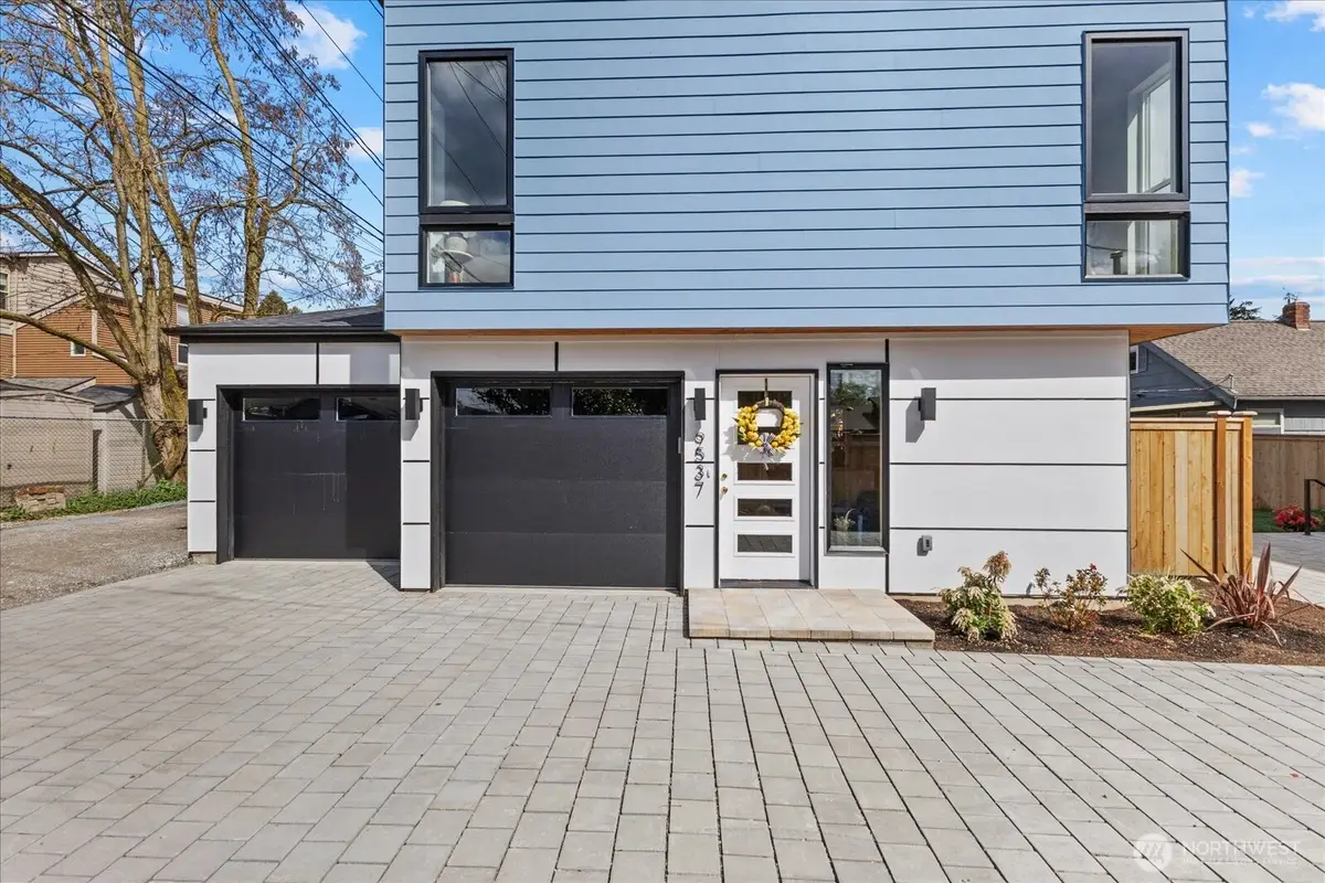 9537 Dayton Avenue N, Seattle, WA 98103 - #1