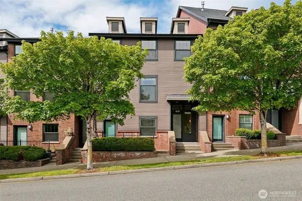 1078 NE High Street #10, Issaquah, WA 98029
