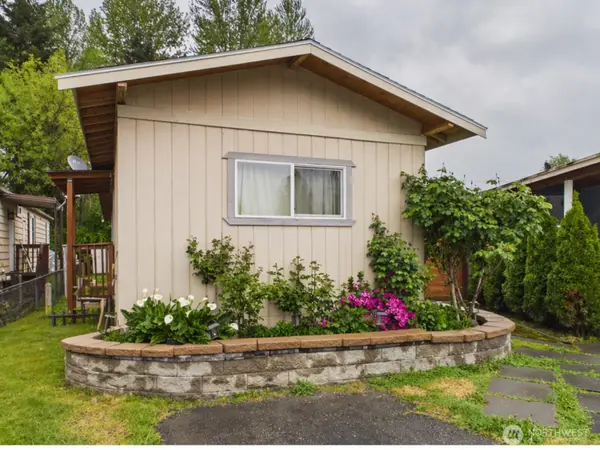 827 West Valley Highway #27, Kent, WA 98032