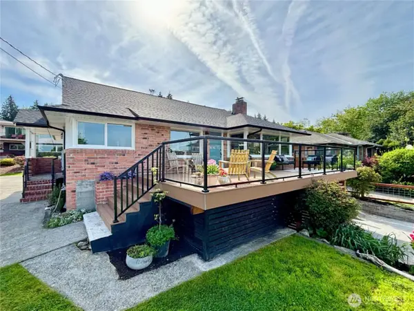 3228 57th Avenue Sw, Seattle, WA 98116
