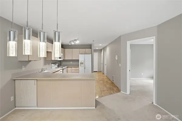 18210 73rd Avenue Ne #201, Kenmore, WA 98028