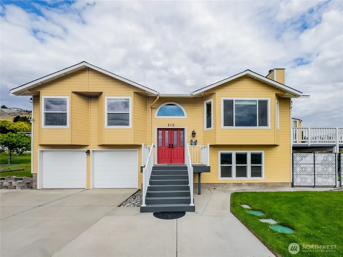 210 25th Street Ne, East Wenatchee, WA 98802 - #1