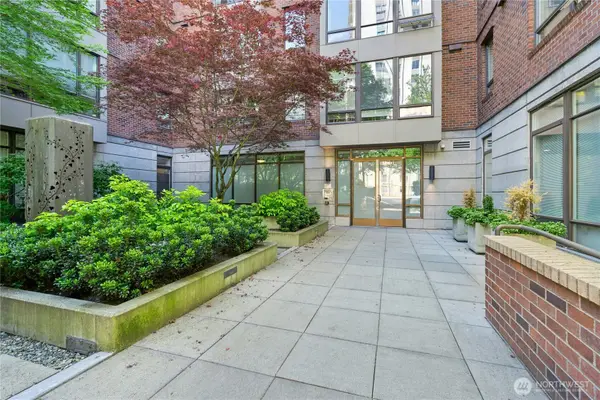 4547 8th Avenue Ne, Seattle, WA 98105