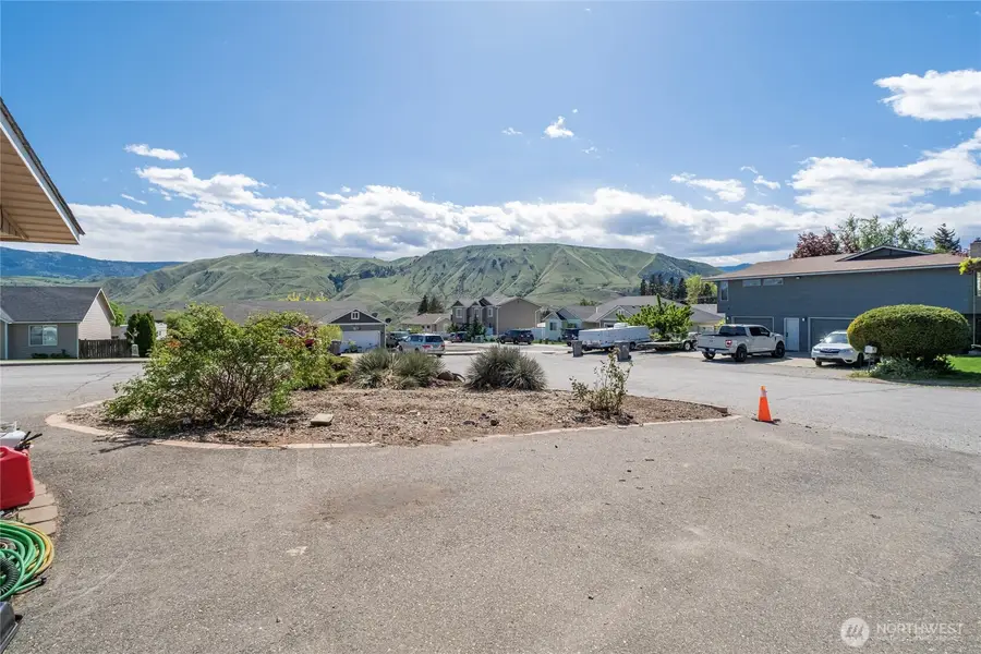 1121 Jean St Se, East Wenatchee, WA 98802 - #2