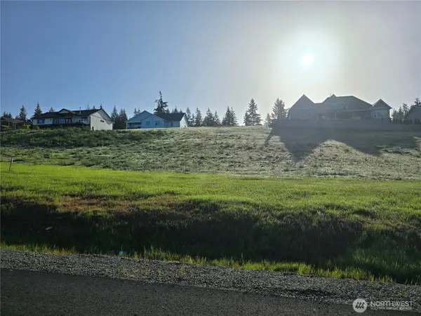 90 E Virgil Drive W #6, Allyn, WA 98524