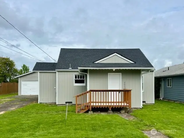 2025 46th, Longview, WA 98632 - #1