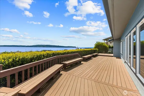 1808 E Lola Beach Lane, Oak Harbor, WA 98277