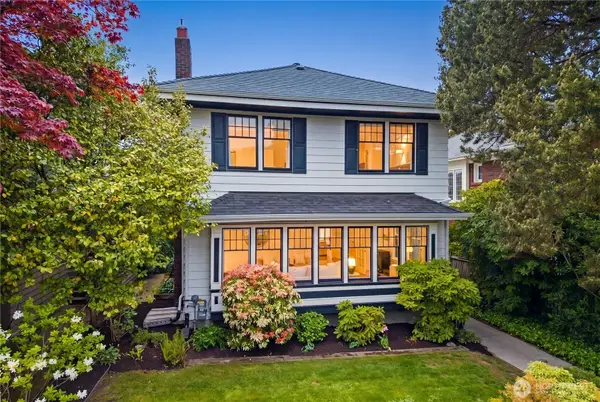 5265 16th Avenue Ne, Seattle, WA 98105