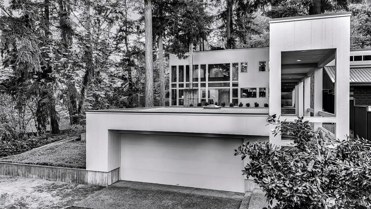 2261 W Lake Sammamish Parkway Se, Bellevue, WA 98008 - #1