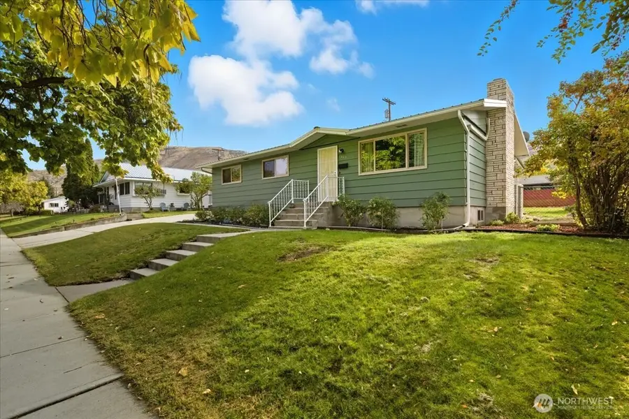 1025 River Drive, Coulee Dam, WA 99116 - #2
