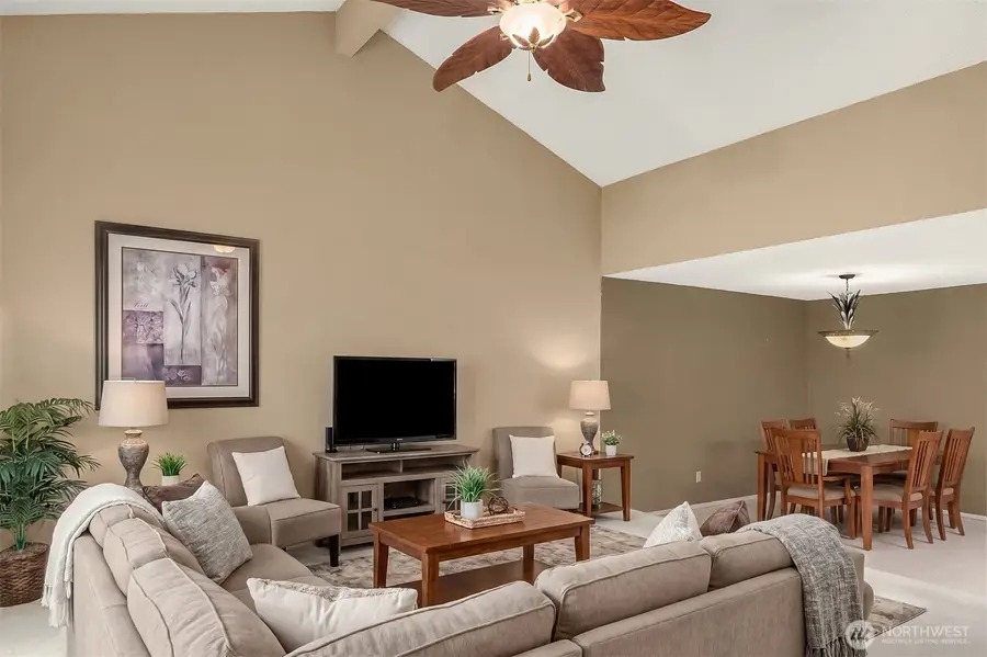 118 SW 116th Street #D32, Seattle, WA 98146 - #2