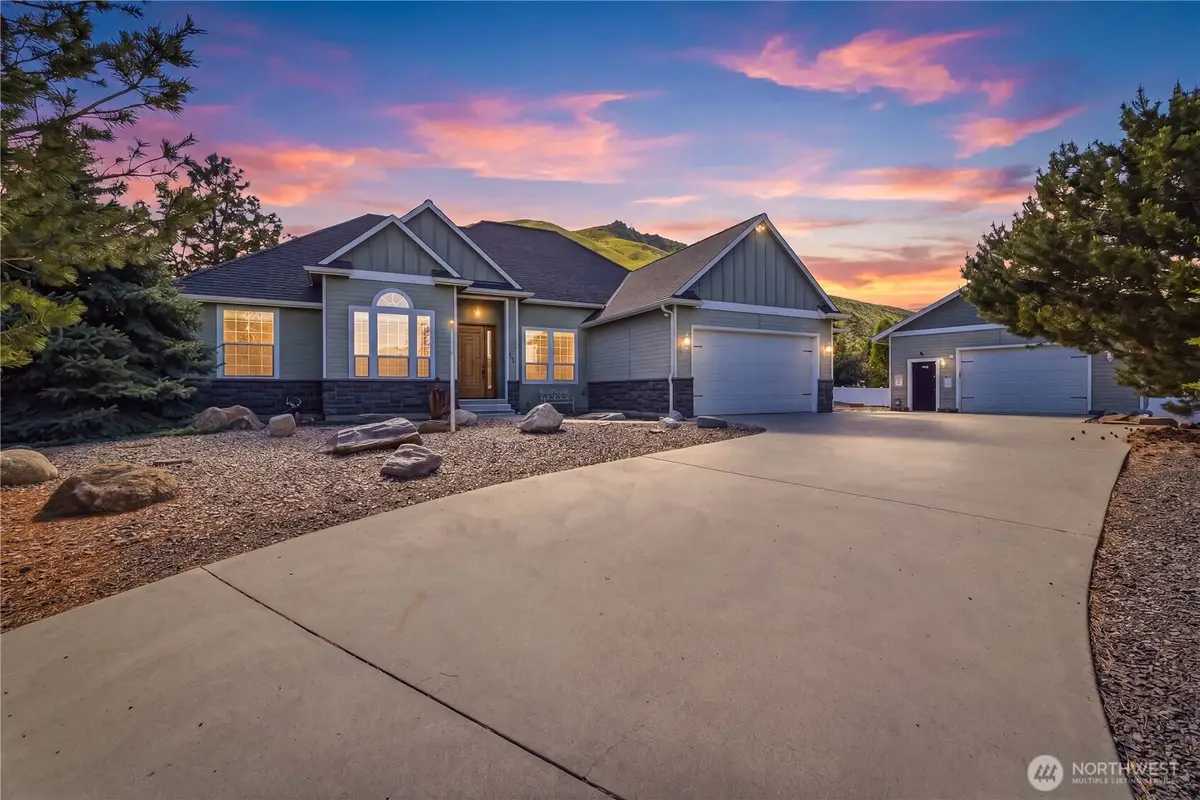 308 Kray Ike Court, Wenatchee, WA 98801 - #1