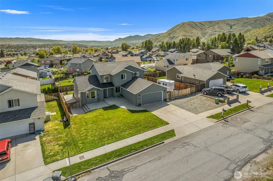 1631 Fuller Street, Wenatchee, WA 98801 - #2