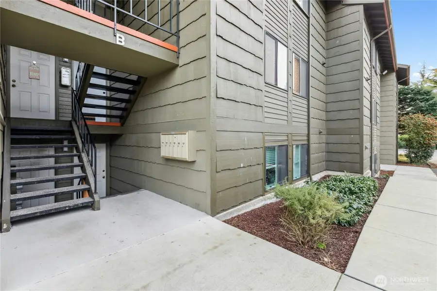 270 SE Barrington Drive #B203, Oak Harbor, WA 98277 - #2