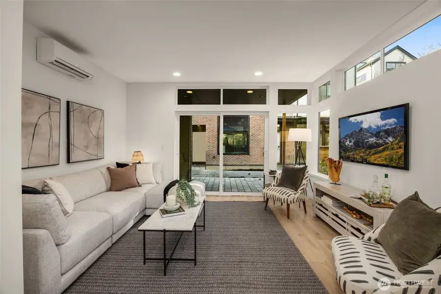 8323 12th Avenue Nw, Seattle, WA 98117 - #2