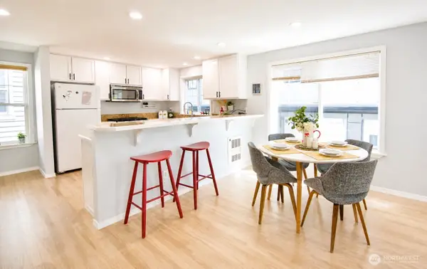 2633 NW 59th Street #B, Seattle, WA 98107
