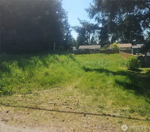 768 133rd St S, Tacoma, WA 98444