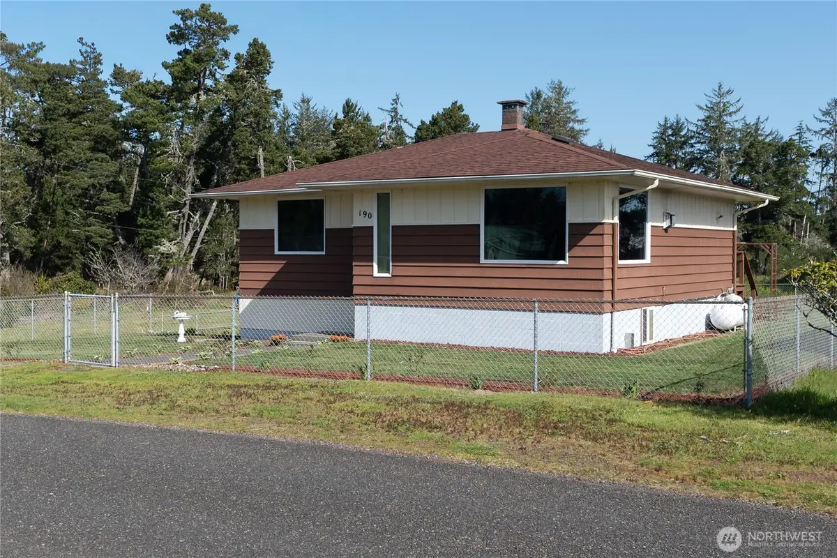 190 W Veterans Avenue, Westport, WA 98595 - #1