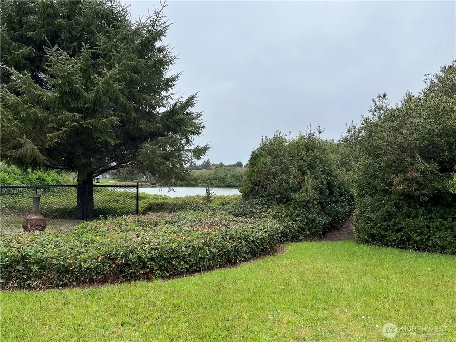 368 Marine View Drive Sw, Ocean Shores, WA 98569 - #2