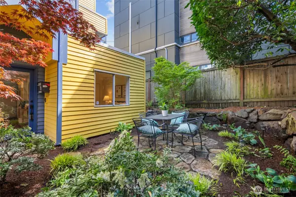 1108 18th Avenue #A, Seattle, WA 98122