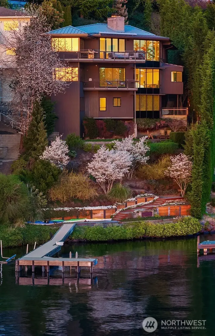 7703 W Mercer Way, Mercer Island, WA 98040 - #2