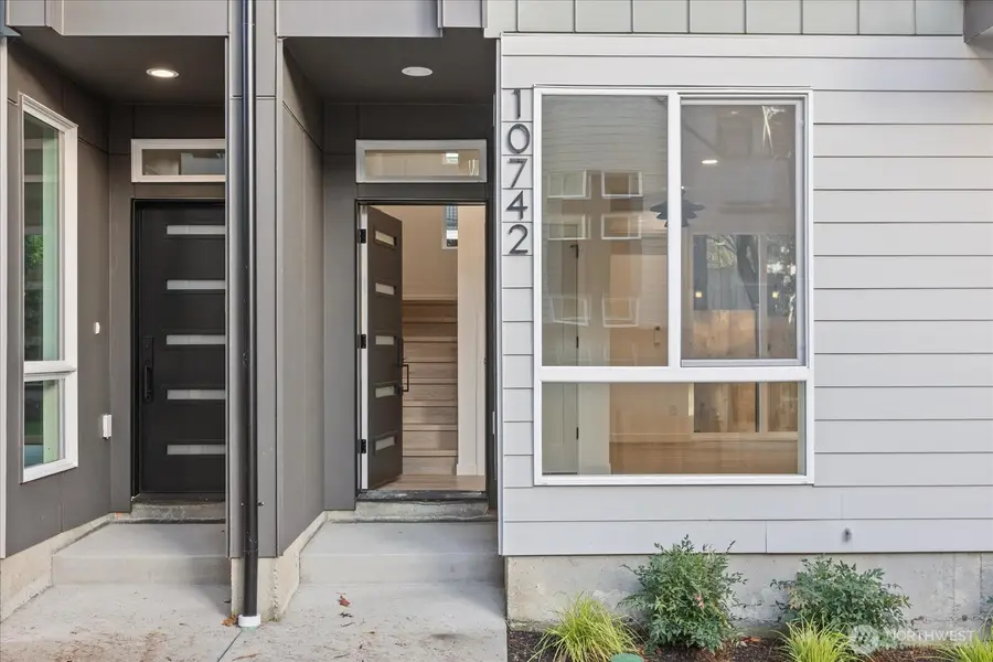 10742 Interlake Avenue N, Seattle, WA 98133 - #2