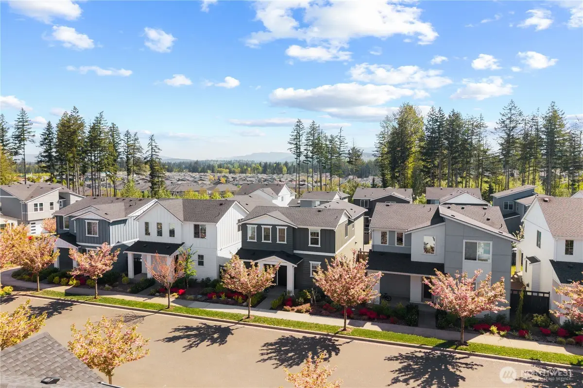 33136 Holly Avenue Se, Black Diamond, WA 98010 - #1