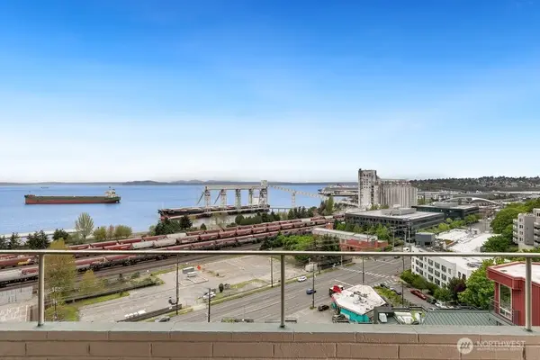521 5th Avenue W #805, Seattle, WA 98119