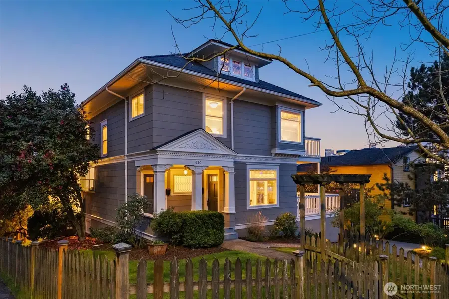 920 4th Avenue N, Seattle, WA 98109 - #2