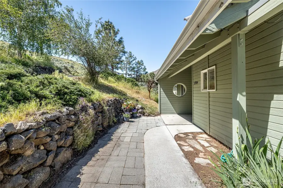 1704 Skyline Drive, Wenatchee, WA 98801 - #3