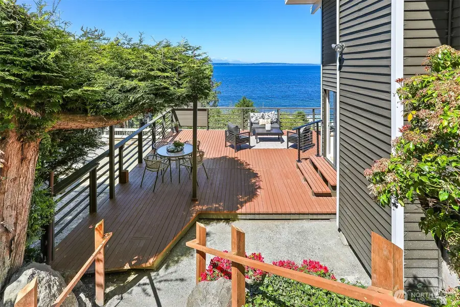 2122 Halleck Avenue Sw, Seattle, WA 98116 - #2