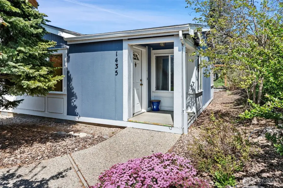 1435 E 4th Street, Deer Park, WA 99006 - #2
