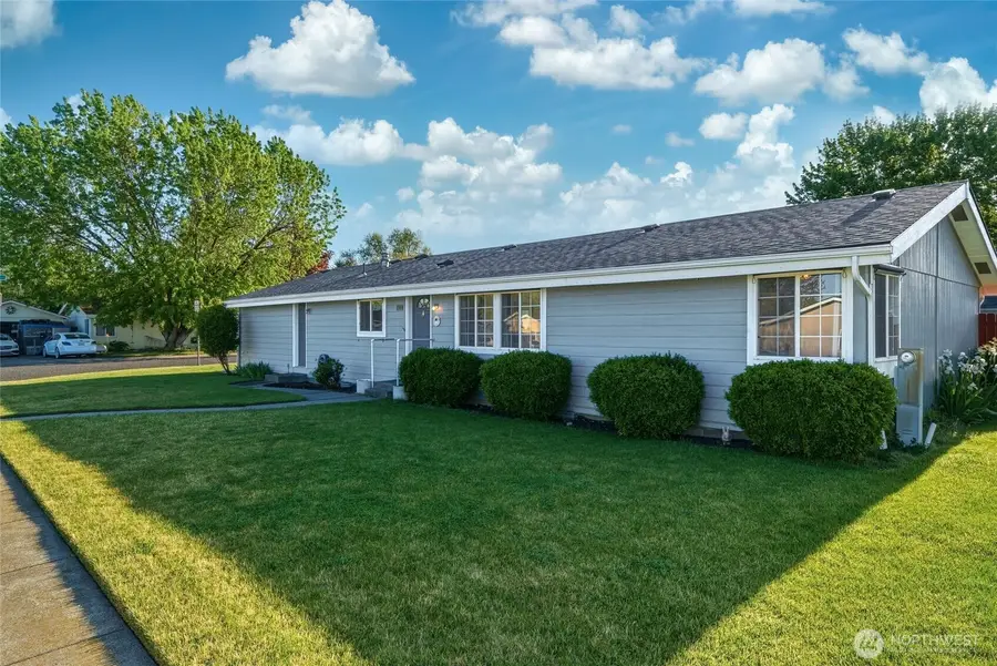 1655 SE Hickory Court, College Place, WA 99324 - #2