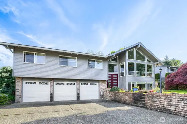 13605 SE 251 Place, Kent, WA 98042