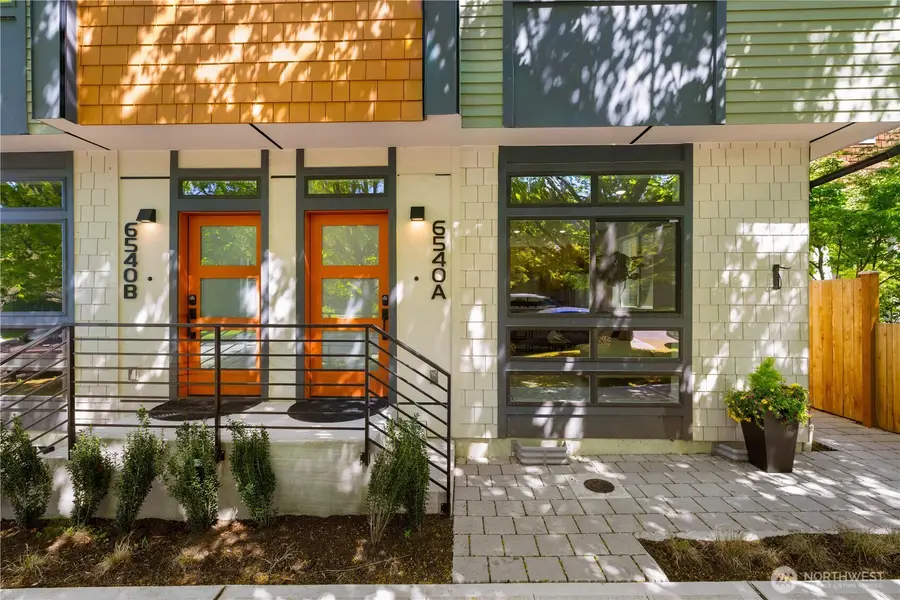 6540 Latona Avenue Ne, Seattle, WA 98115 - #3