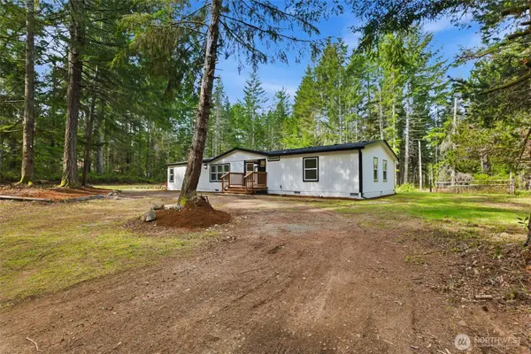 161 N Broken Arrow Drive, Hoodsport, WA 98548