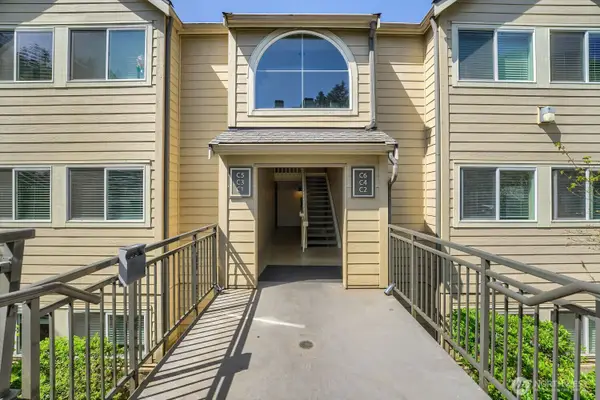 3811 130 Lane Se, Bellevue, WA 98006