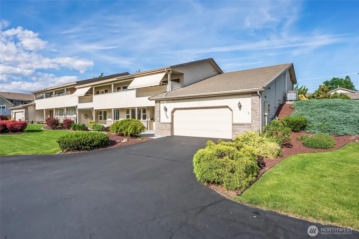 1380 Eastmont Avenue #1203, East Wenatchee, WA 98802 - #1