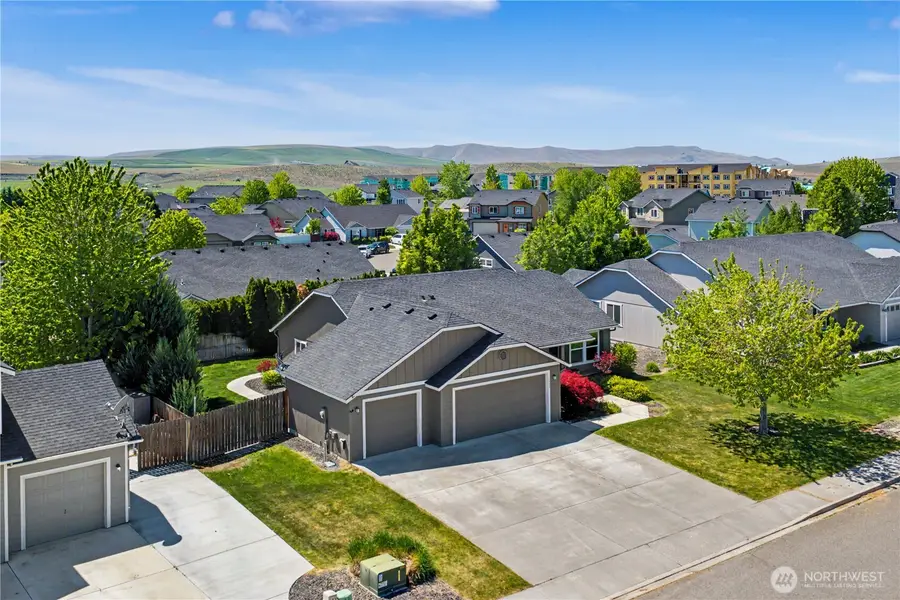 5929 Bluewood Street, West Richland, WA 99353 - #3